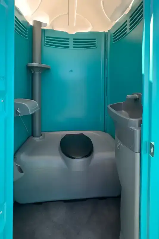 Sitz-WC in der Event-Toilettenkabine