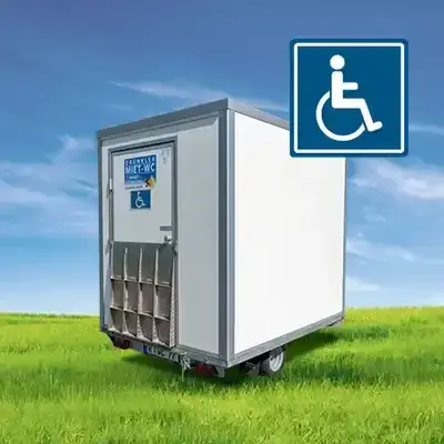 Barrierefreier, rollstuhlgerechter Toilettenwagen zum Mieten